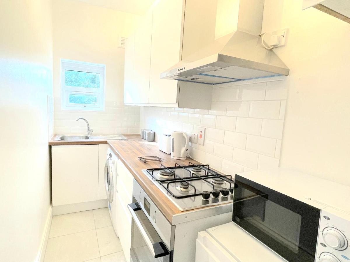 Stylish Apartment In Plaistow 런던 외부 사진